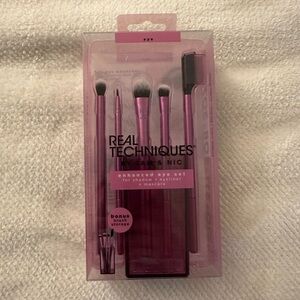 NWT Real Techniques Enhanced Eye Set: 5 Brushes + Cup $30 MSRP